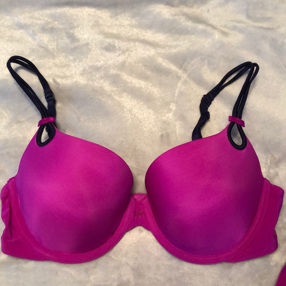 Victoria’s Secret Gorgeous Demi 5 way bra, 34D